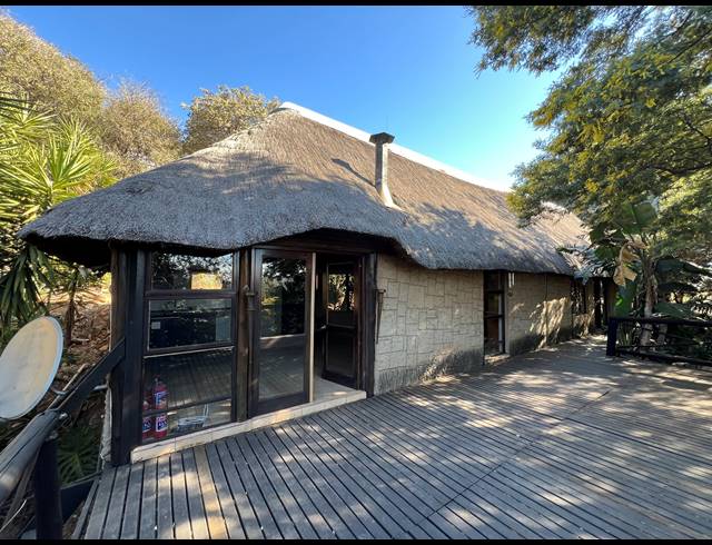 5 BEDROOM HOUSE FOR SALE IN QUELLERINA